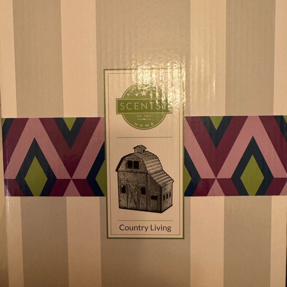 Country living BNIB Scentsy warmer - Picture 1 of 2